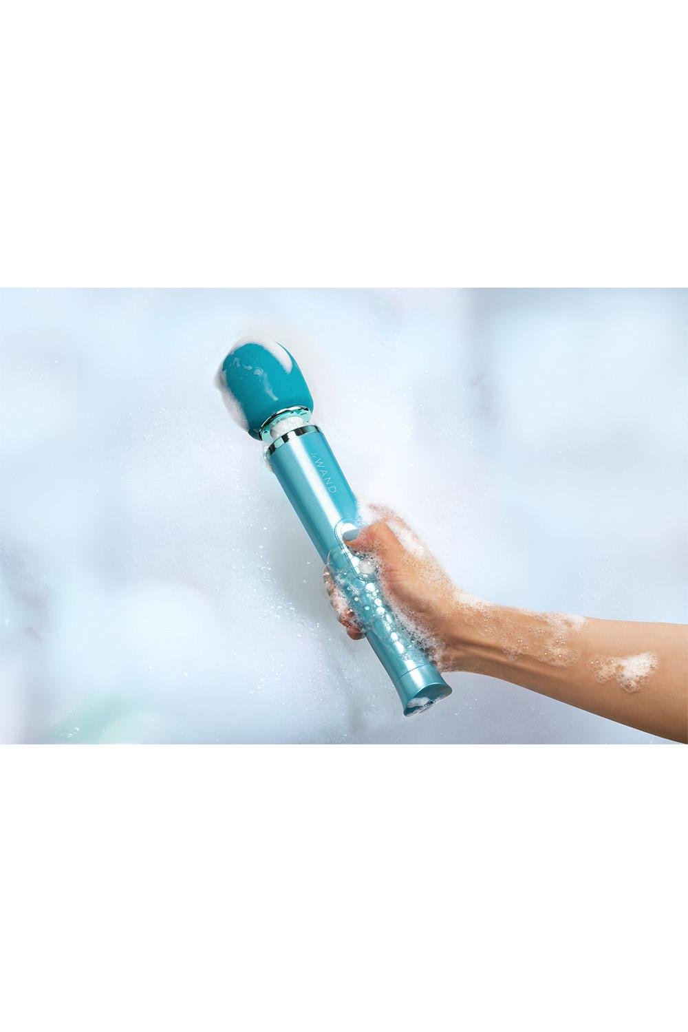 Le Wand Dive Submersible Rechargeable Vibrating Massager Vibrator Blue