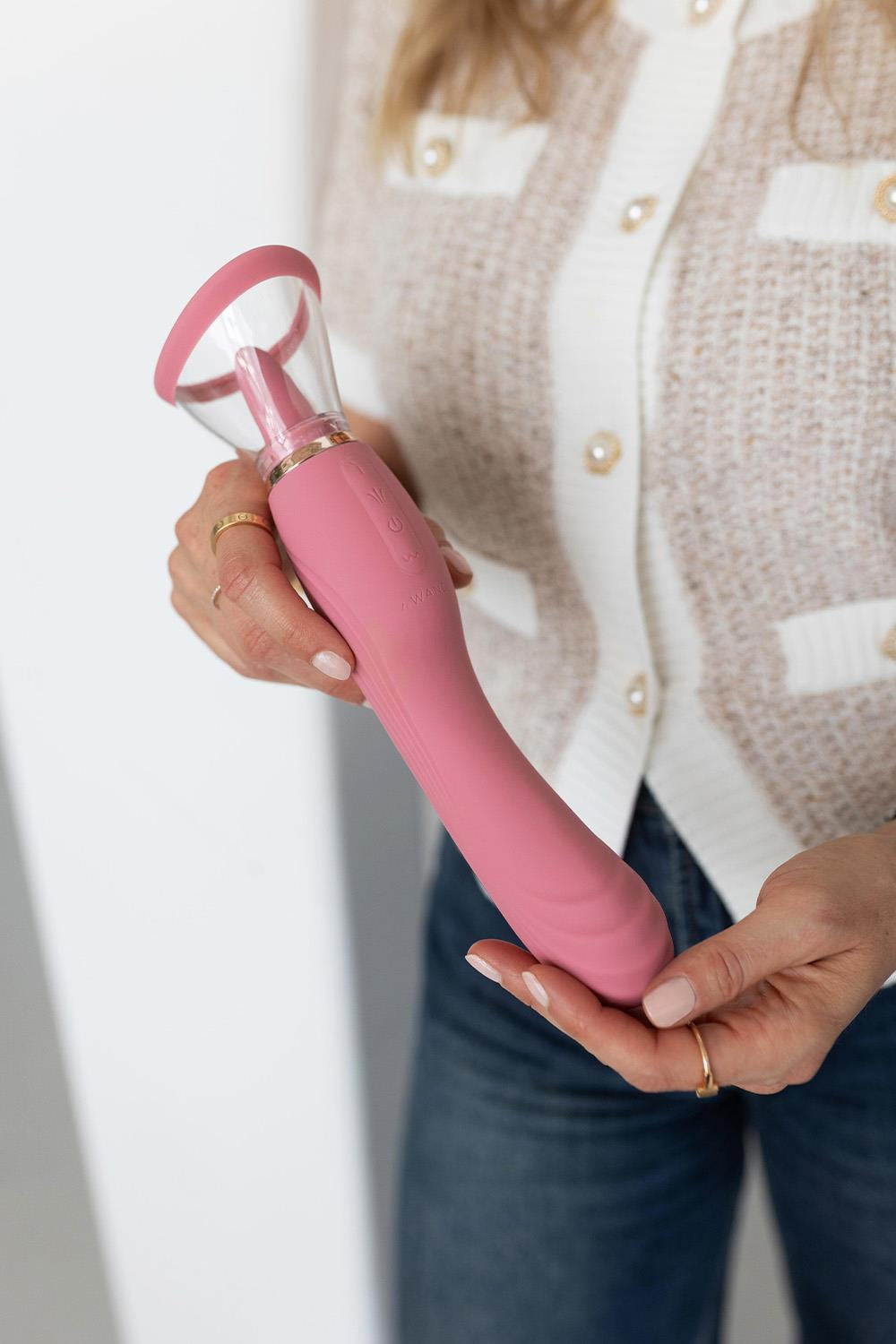 Le Wand Lick - 3-1 Double Ended Vibe With Licking Tongue Stimulator
