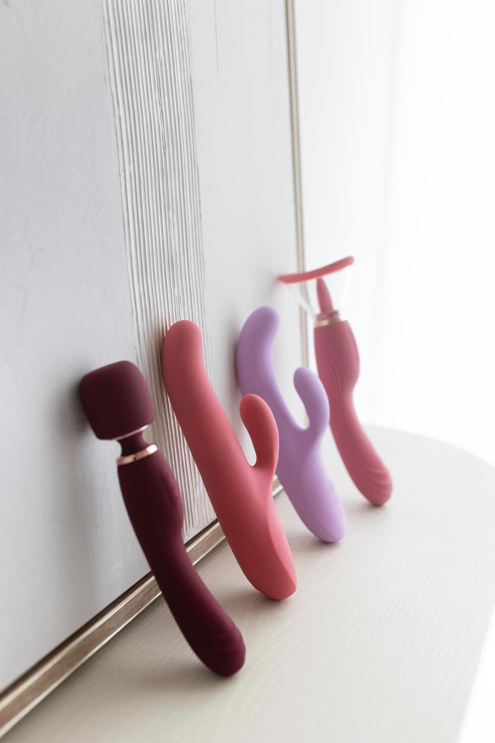 Le Wand Lick - Thrusting Rabbit Vibrator