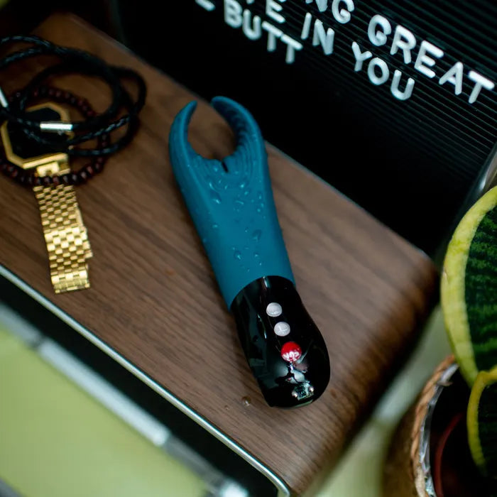 Fun Factory Manta Vibrating Stroker Couples Vibrator