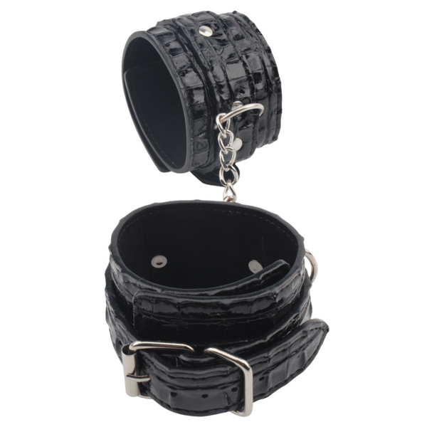 Chisa BEHAVE! Surrender Wrist Cuffs (Black)