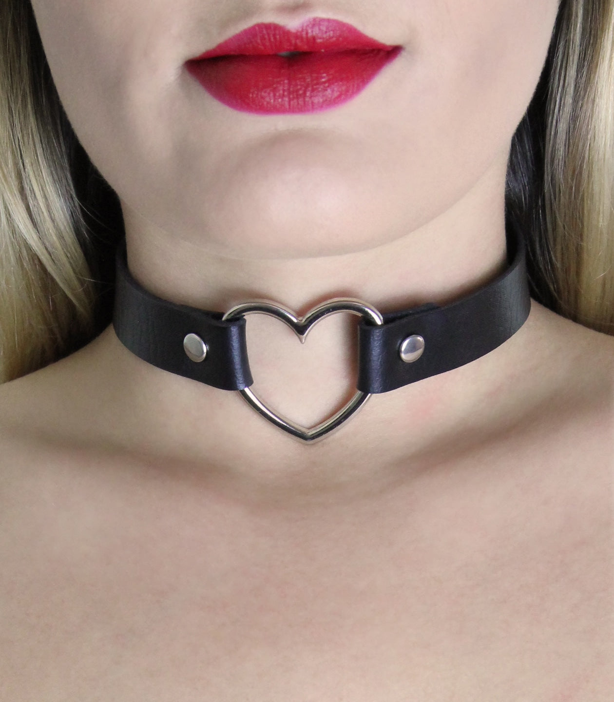 Love In Leather Faux Leather Choker Collar With 40mm Heart Ring