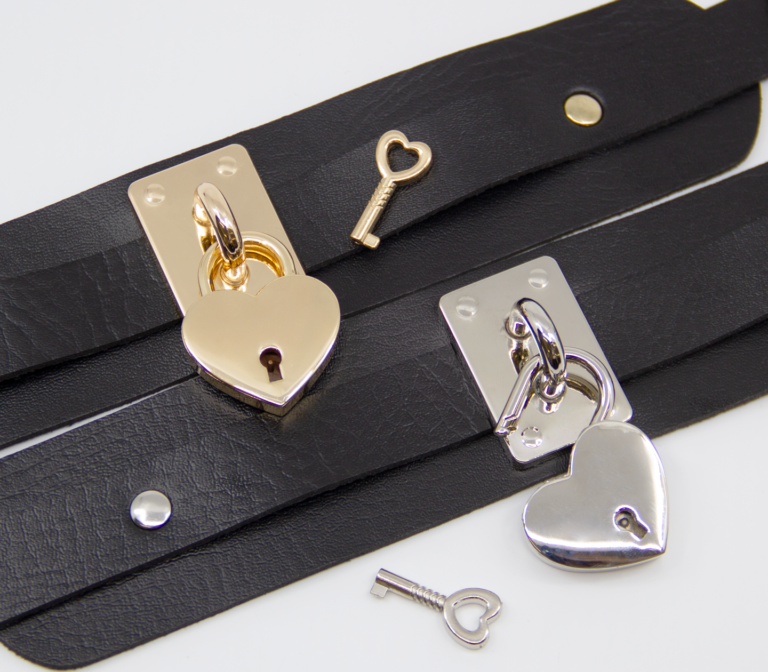 Love In Leather Faux Leather Collar With Functional Heart Padlock Pendant