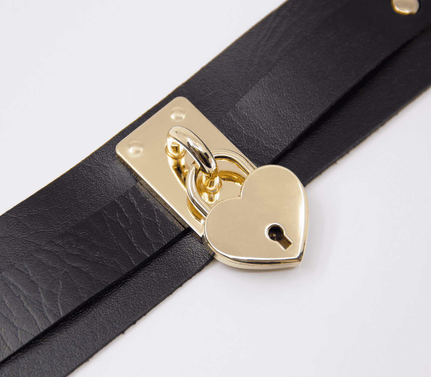 Love In Leather Faux Leather Collar With Functional Heart Padlock Pendant