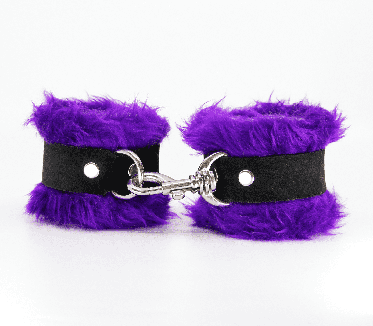 Love In Leather Soft & Fluffy Fleece Handcuffs With Suede Leather Strap