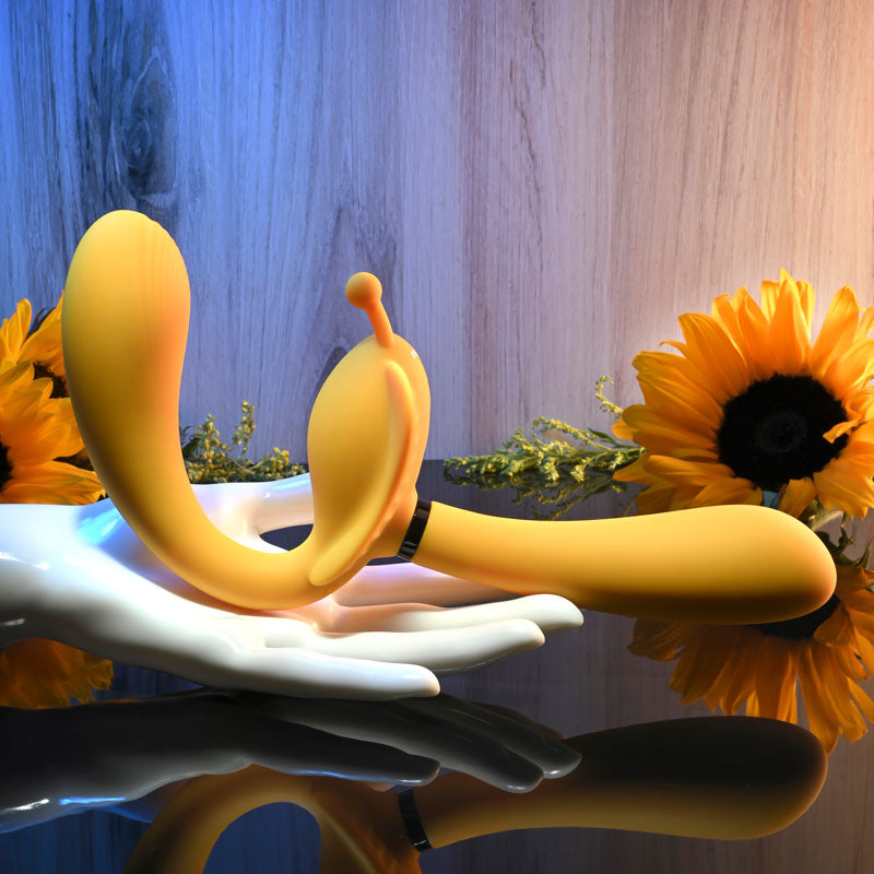 Evolved THE MONARCH Couples Vibrator - Triple Shaft Strapless Strap-On Vibrator