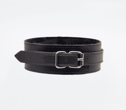 Love In Leather Faux Leather Collar With Faux Fur Lining