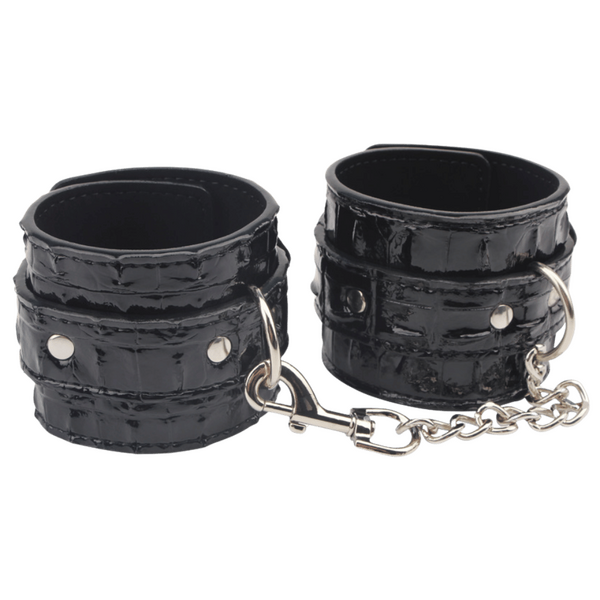 Chisa BEHAVE! Surrender Wrist Cuffs (Black)