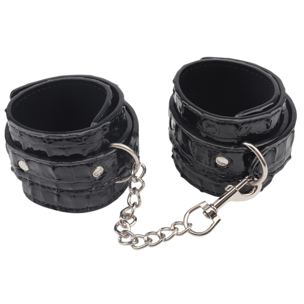 Chisa BEHAVE! Surrender Ankle Cuffs (Black)