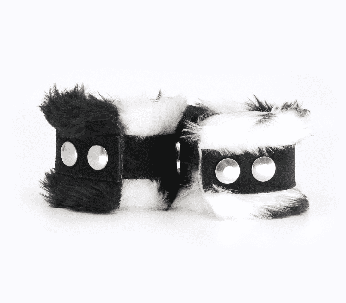 Love In Leather Soft & Fluffy Fleece Handcuffs With Suede Leather Strap